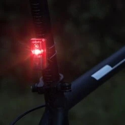 VDO Eco Light Red Plus Fahrrad-Rücklicht Mit Bremslichtfunktion -Schwalbe Geschäft vdo eco light red plus fahrrad ruecklicht bremslicht 2020 304436 c